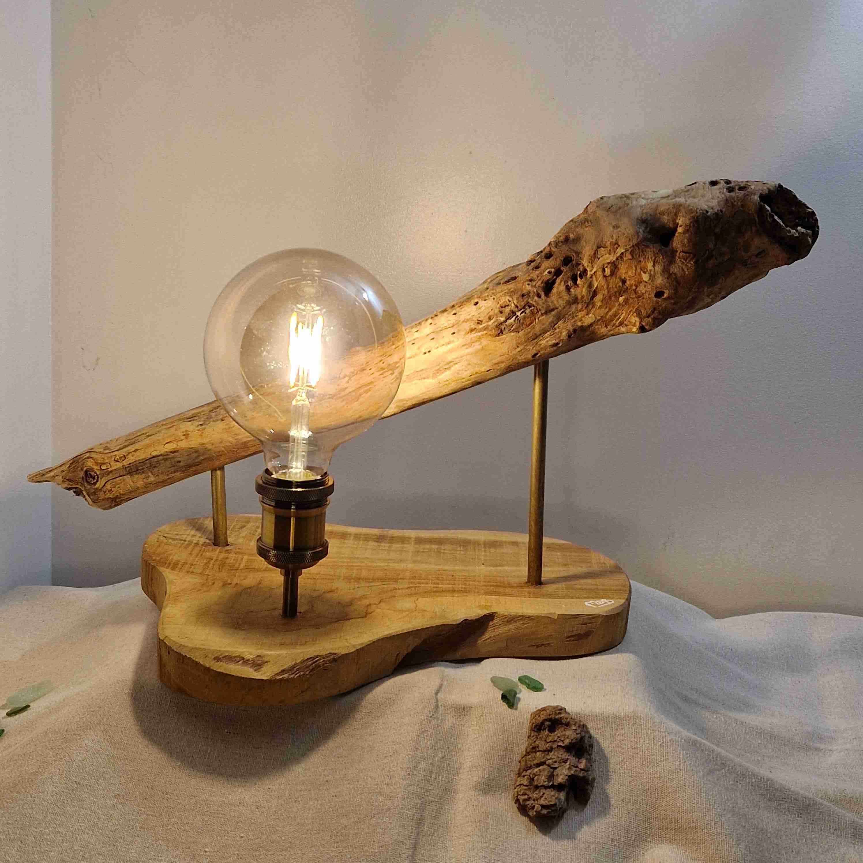 Lampe teck, métal et bois flotté "Murène" - Hauteur 32cm