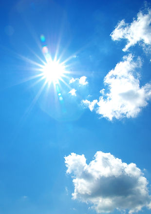 sole-nel-cielo-azzurro-chiaro.jpg