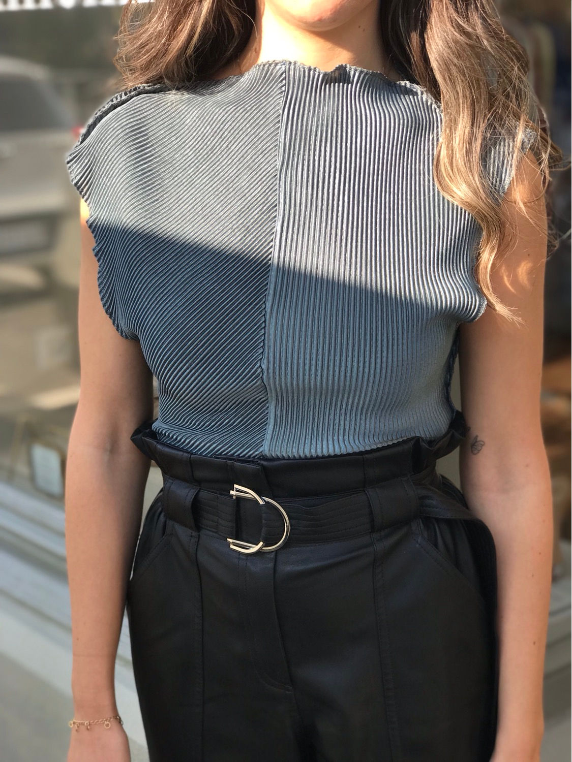 MIMI HIGH NECK PLISSÉE TOP