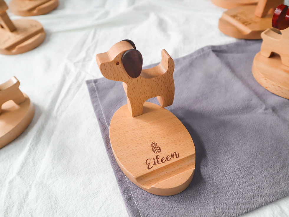 Thumbnail: Personalised Dog Handphone Stand