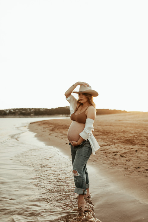 Dreamy Austin Texas maternity session