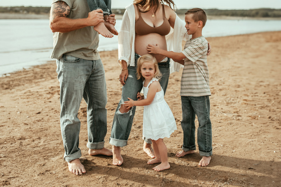 Dreamy Austin Texas maternity session