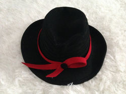 188 Feutre noir (Garçon)