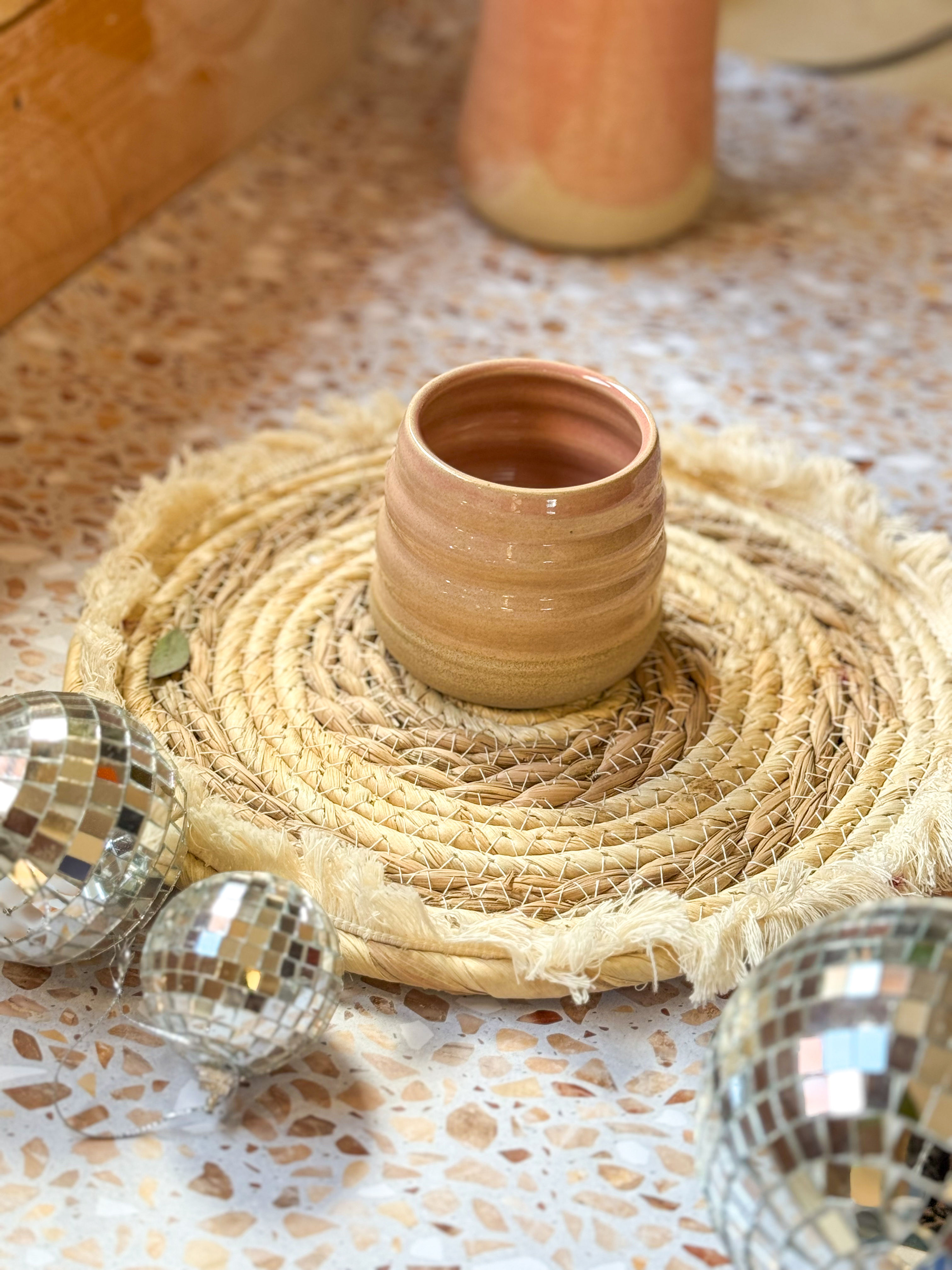 Moyenne tasse wavy stock