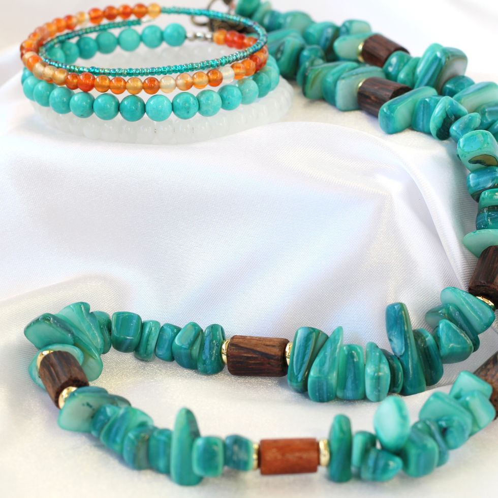 Chunky green shell necklace with memory wire bracelet by Deb Carr jewellery