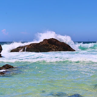 waves at burgess beach