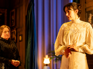 Theatre Review: Gaslight