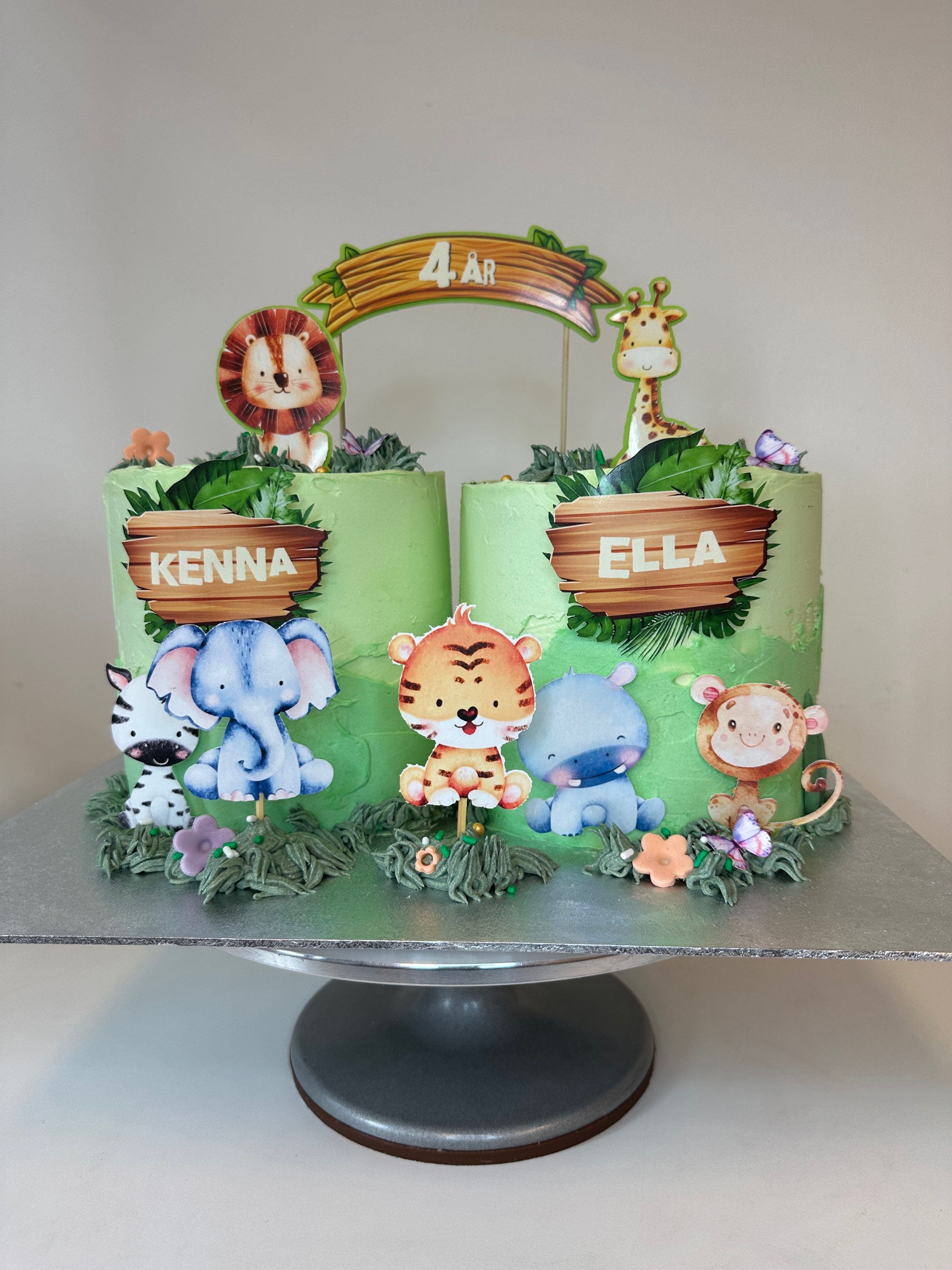 100% Customised Children’s them cake Starts 899kr 