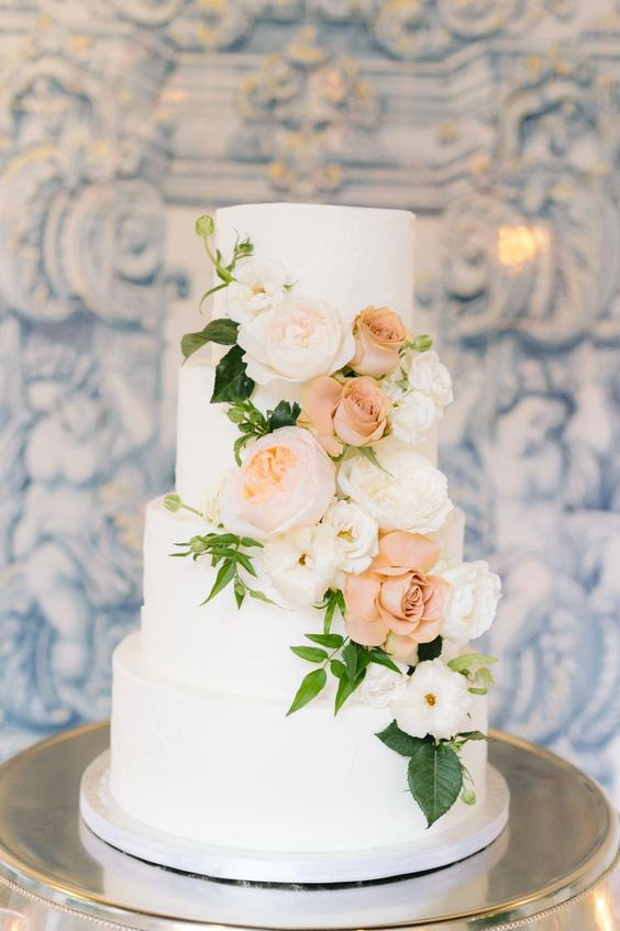 Miniatyrbilde: 4 tier wedding cake
