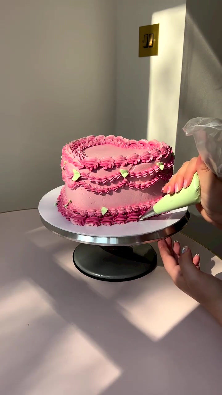Thumbnail: Vintage style Cake