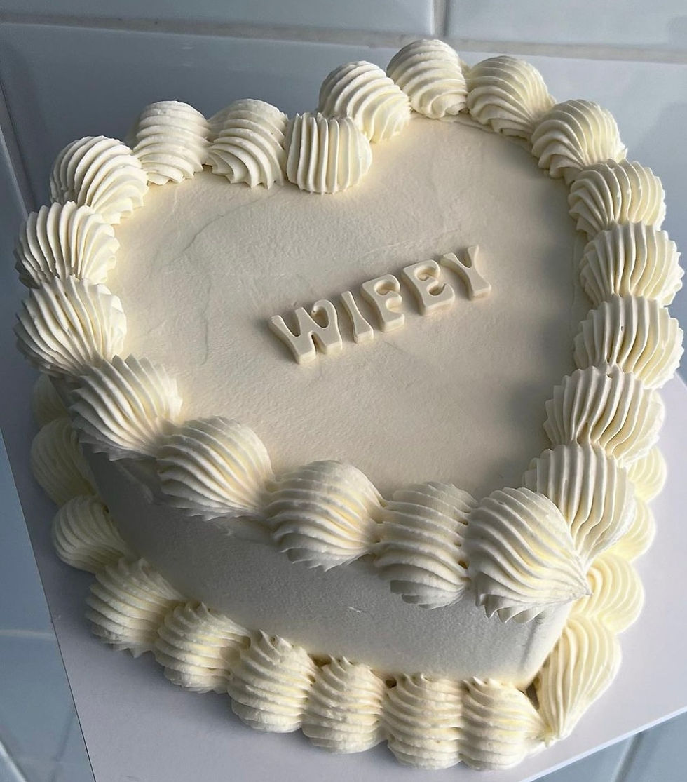 Miniatyrbilde: 5inch Vintage Heart cake w. Customised text