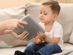 “Límites físicos y verbales: cómo acompañar a tus hijos según su edad”