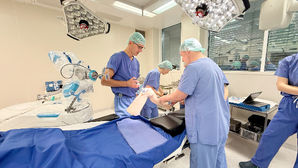 Klinik Manhagen startet in die Zukunft der Kniechirurgie: Zwei neue Robotersysteme im Einsatz – erste Eingriffe ab August