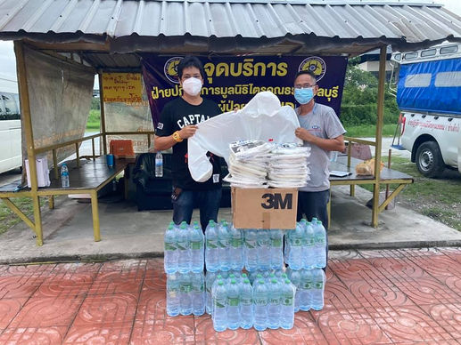 ขอขอบคุณ พี่แสนสุข บางแสน เป็นตัวแทนกลุ่ม มามอบชุด PPE ให้จำนวน 20 ชุด และ น้ำดื่ม ให้ฝ่ายปฏิบัติการ