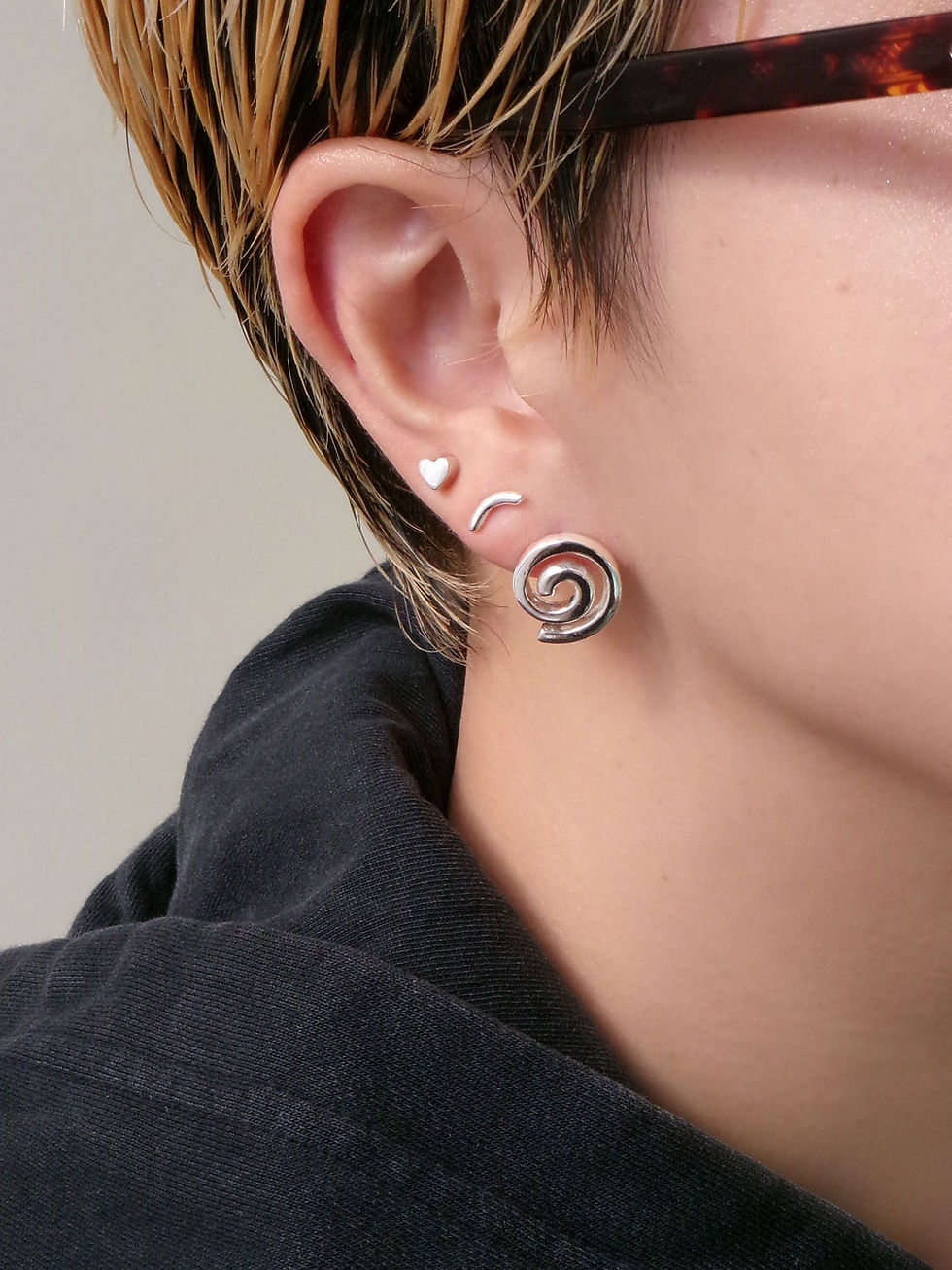 Thumbnail: mini heart pierce
