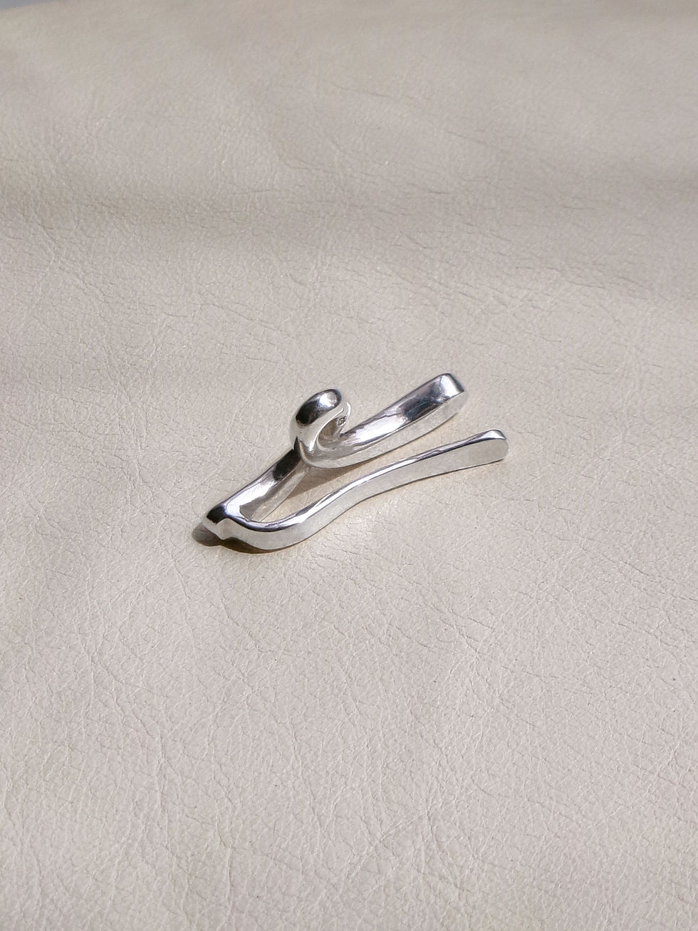サムネイル： line art ear clip
