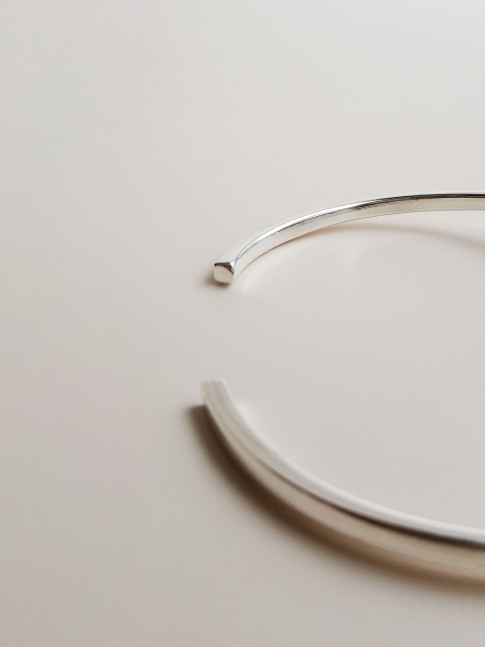 Thumbnail: square line bangle