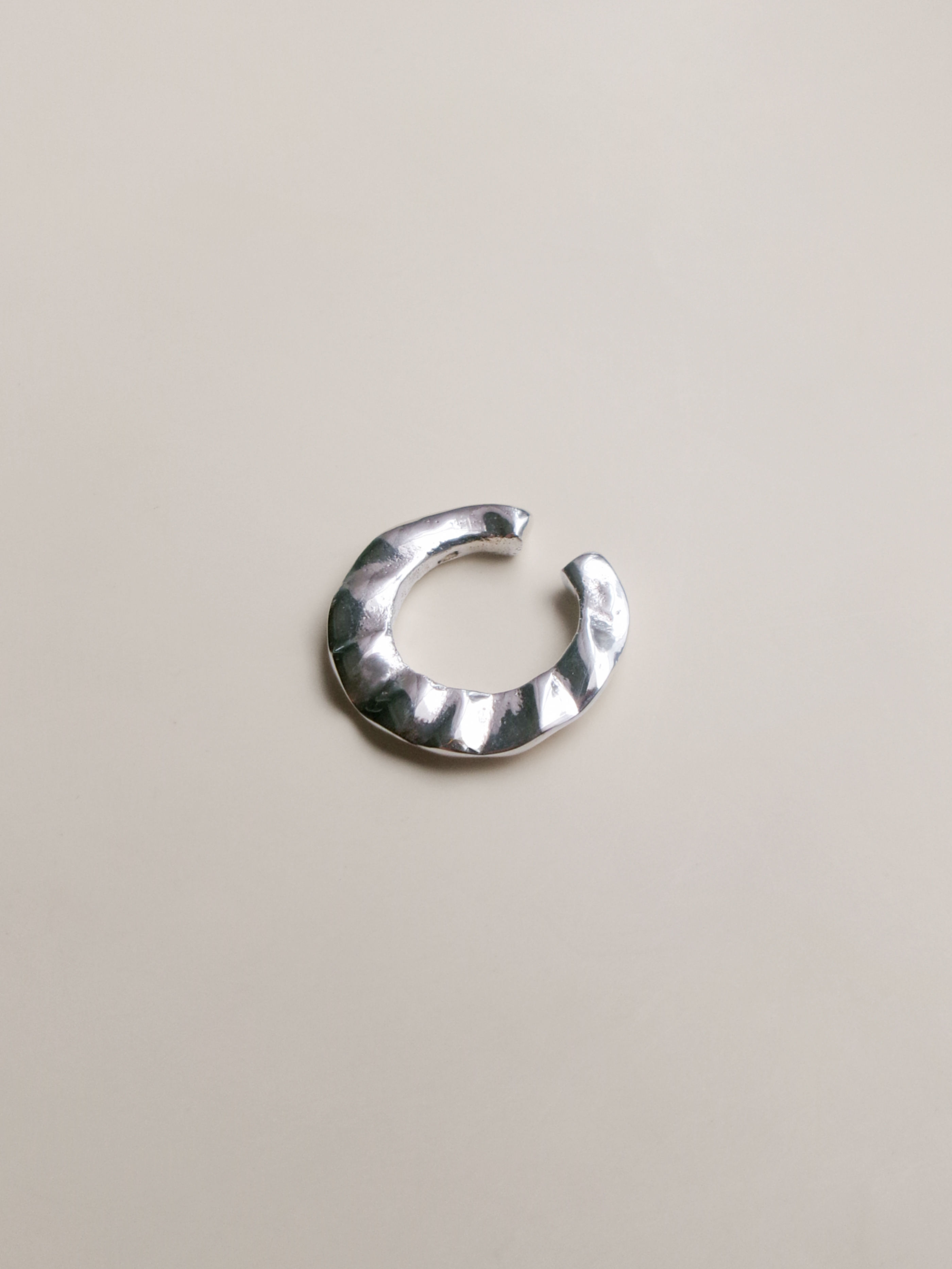 tremble frill ear cuff - S