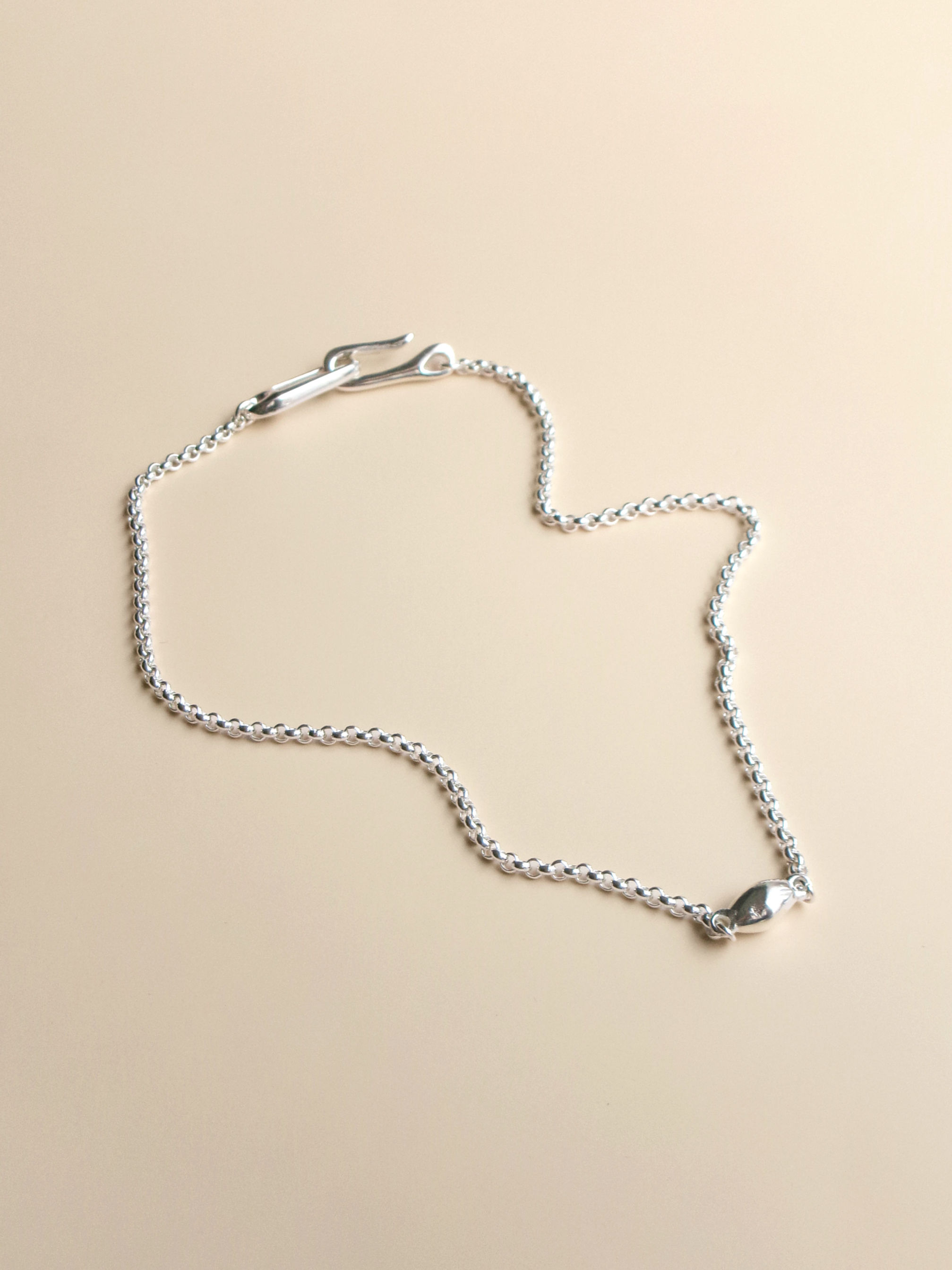 baroque pearl clip motif lariat necklace