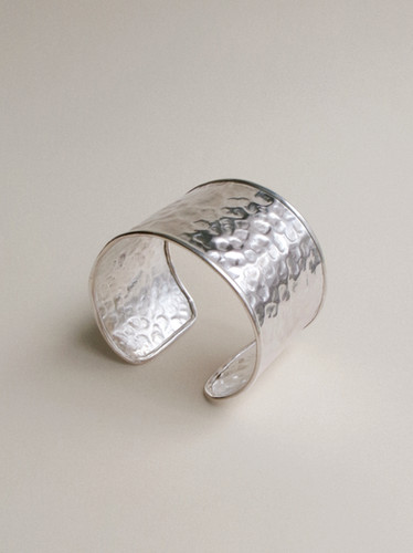 hammer design wide bangle | eat
