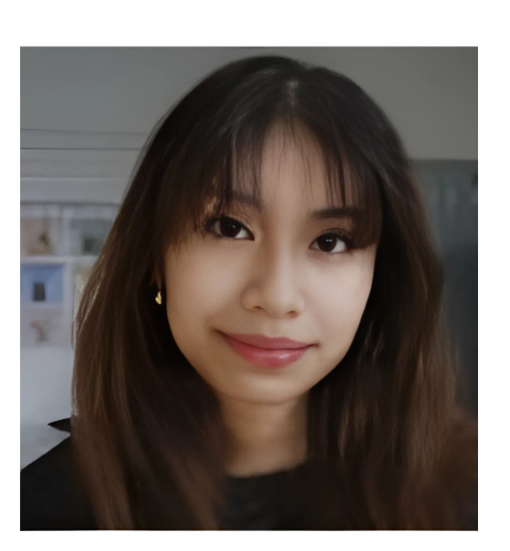 Smiling woman, headshot