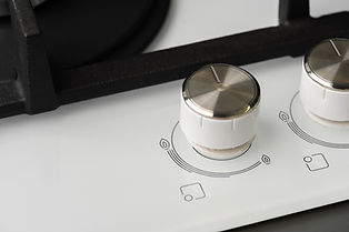 Independent volume control in multi-room commercial spaces