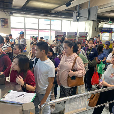 Department of Transportation Orders Suspension of Baggage Limits on MRT-3