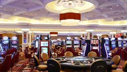 Casino, cá độ: Chờ nghị định, tiền chảy qua biên giới