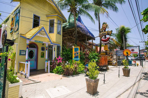 compras de souvenirs, restaurantes,playas snorkeling, diving