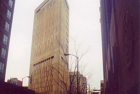 Metropolitan_Correctional_Center,_2000.jpg