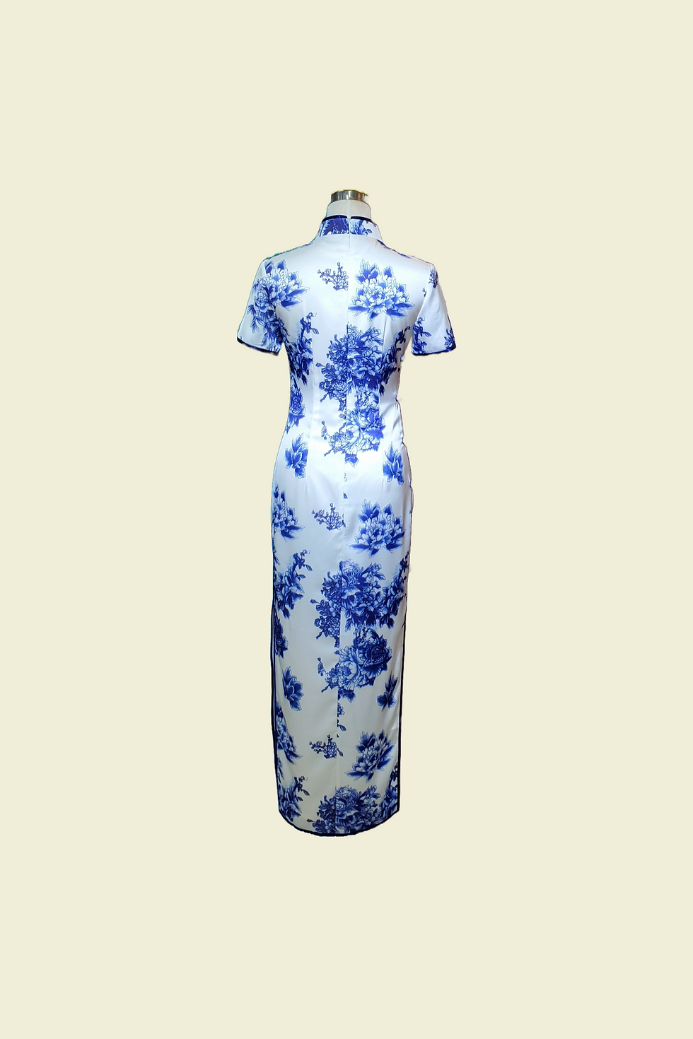 Thumbnail: 青花瓷長旗袍 White and Blue Porcelain  Long Qipao B-002