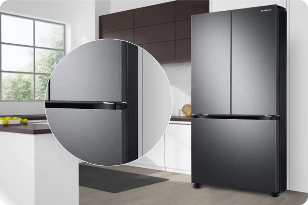 Thumbnail: Bespoke 4-Door French Door Beverage Center | Dual Ice Maker & Flex Zone | 29 cu