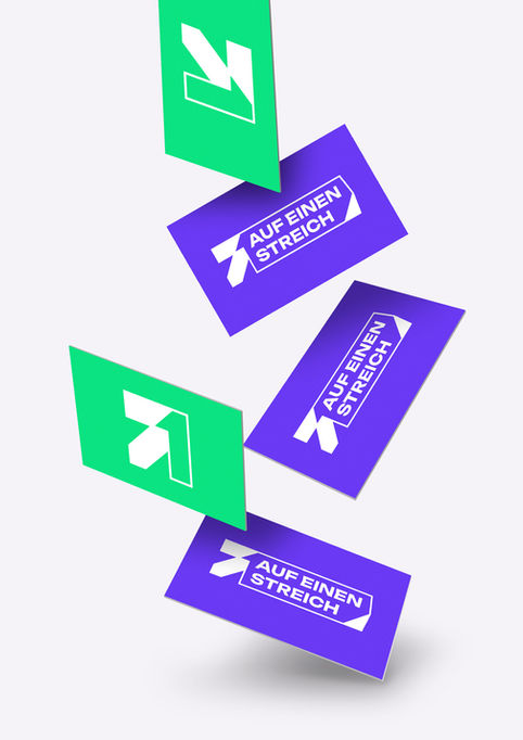 Floating business cards in purple and green with 7 auf einen Streich logo.