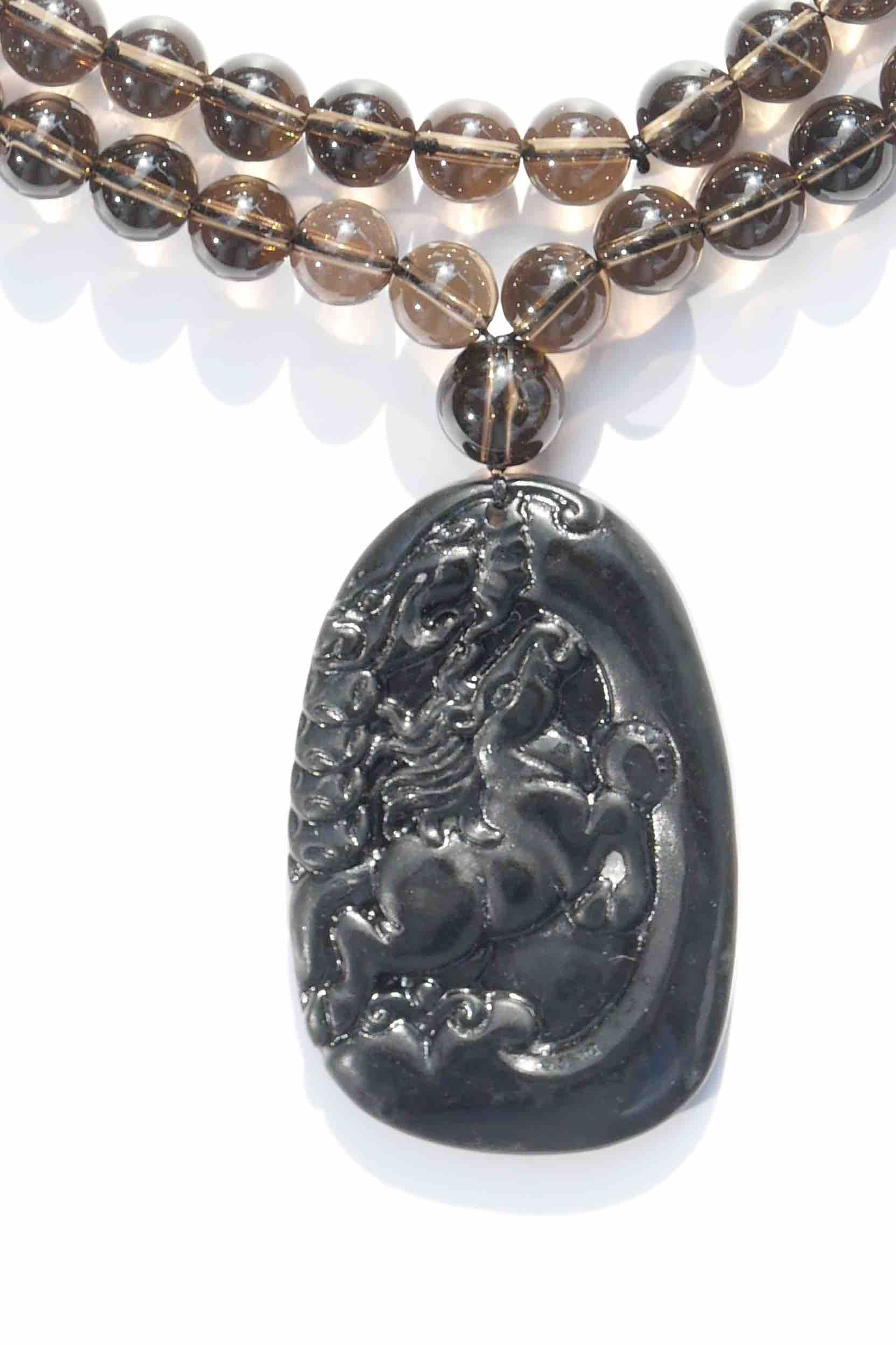Halskette aus Rauchquarz mit Pferde Anhänger aus Jade, Ansicht 3