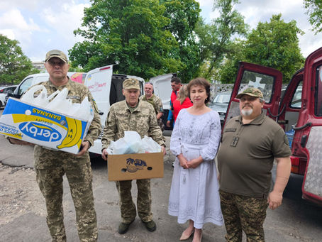Марта Думнич та благодійний фонд «Міксмарт Поміч» передали подарунки для поранених бійців ЗСУ