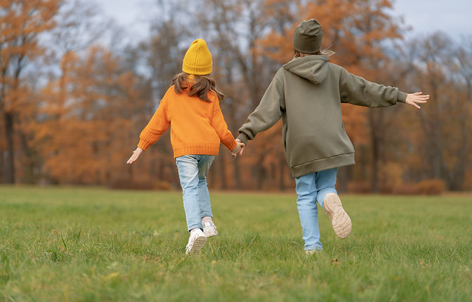 kids-on-autumn-walk-2021-10-15-19-35-37-utc.jpg