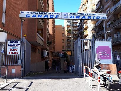Autorimessa Porta Portese entrata.JPG