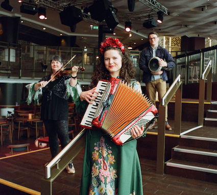 Karolina Wegrzyn & Banda.jpeg