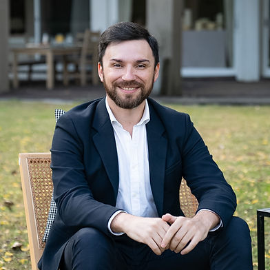 Dr. Daniel Radesca