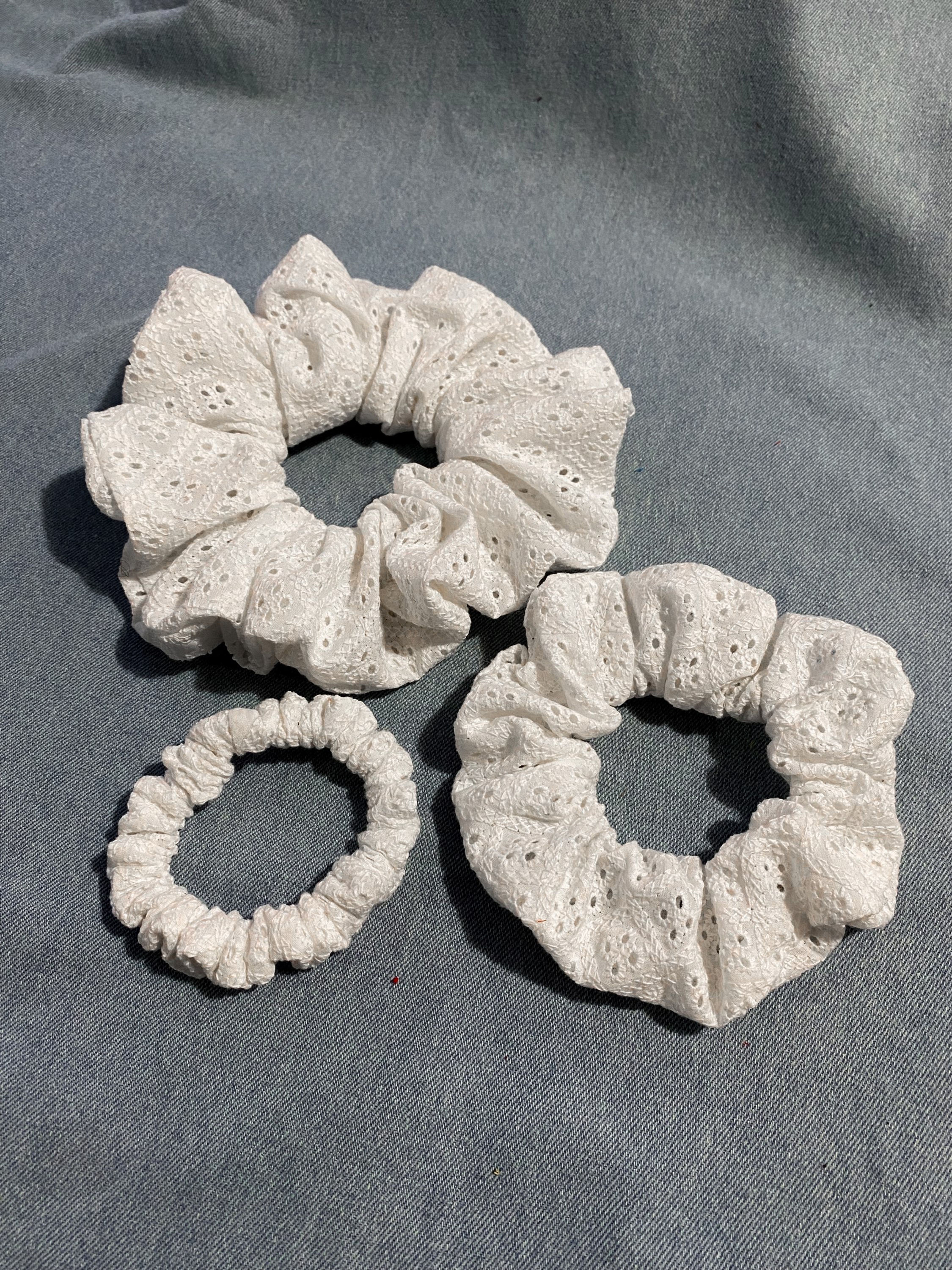 chouchou broderie anglaise blanc