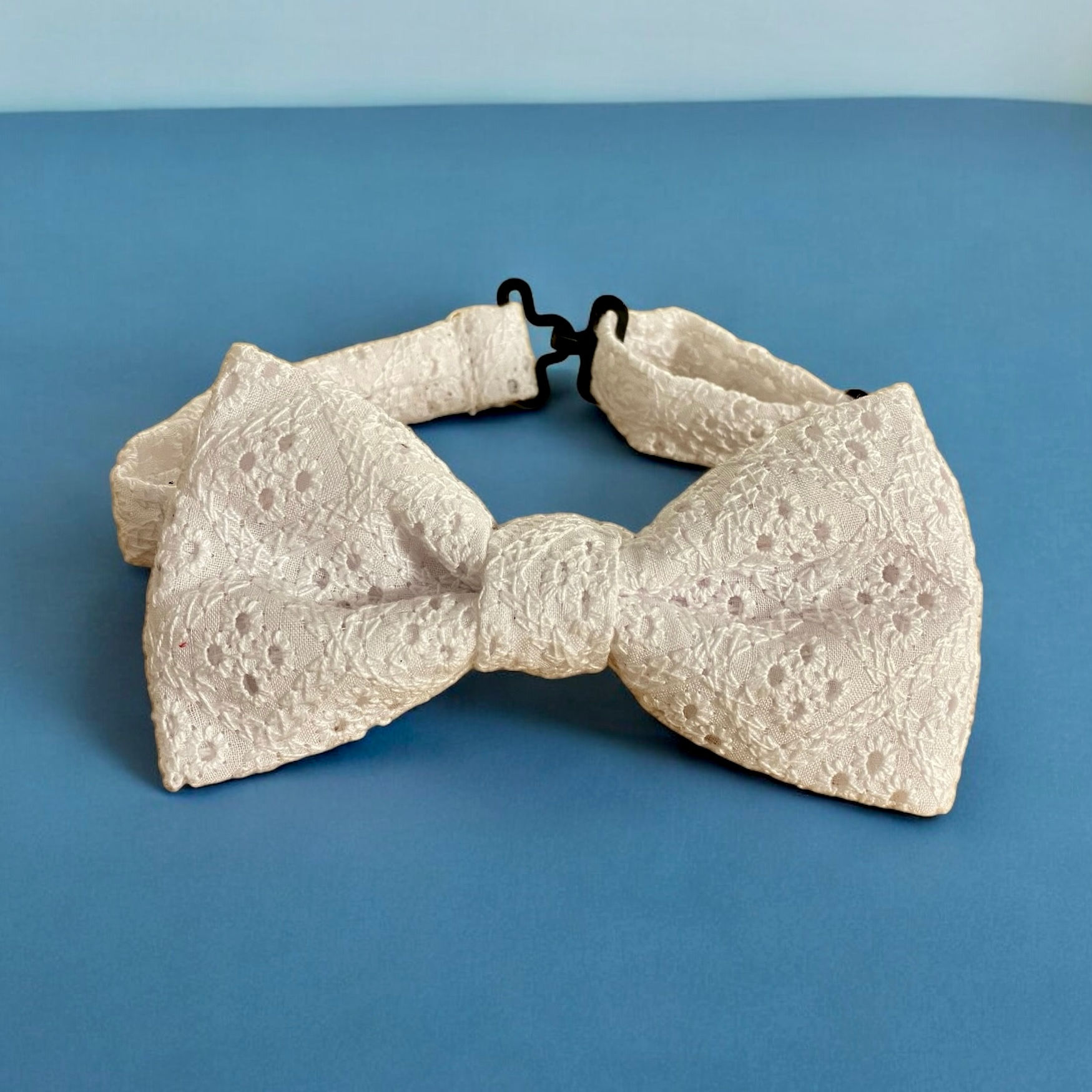 noeud papillon broderie anglaise