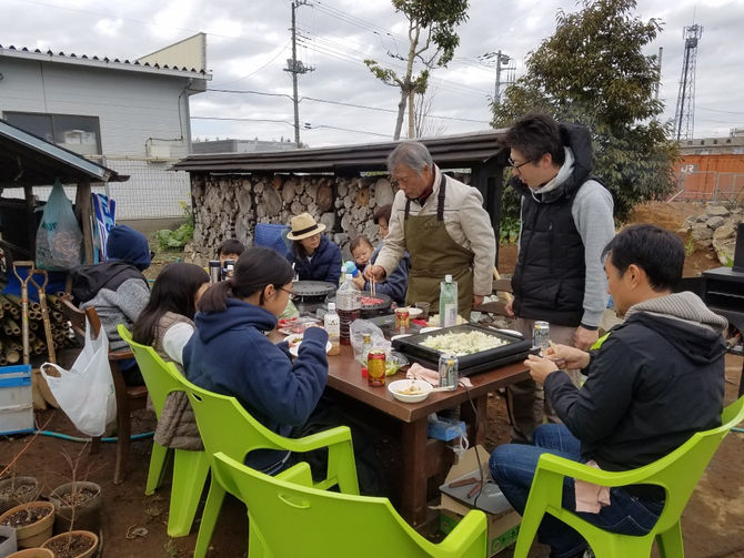 農園で昼食会