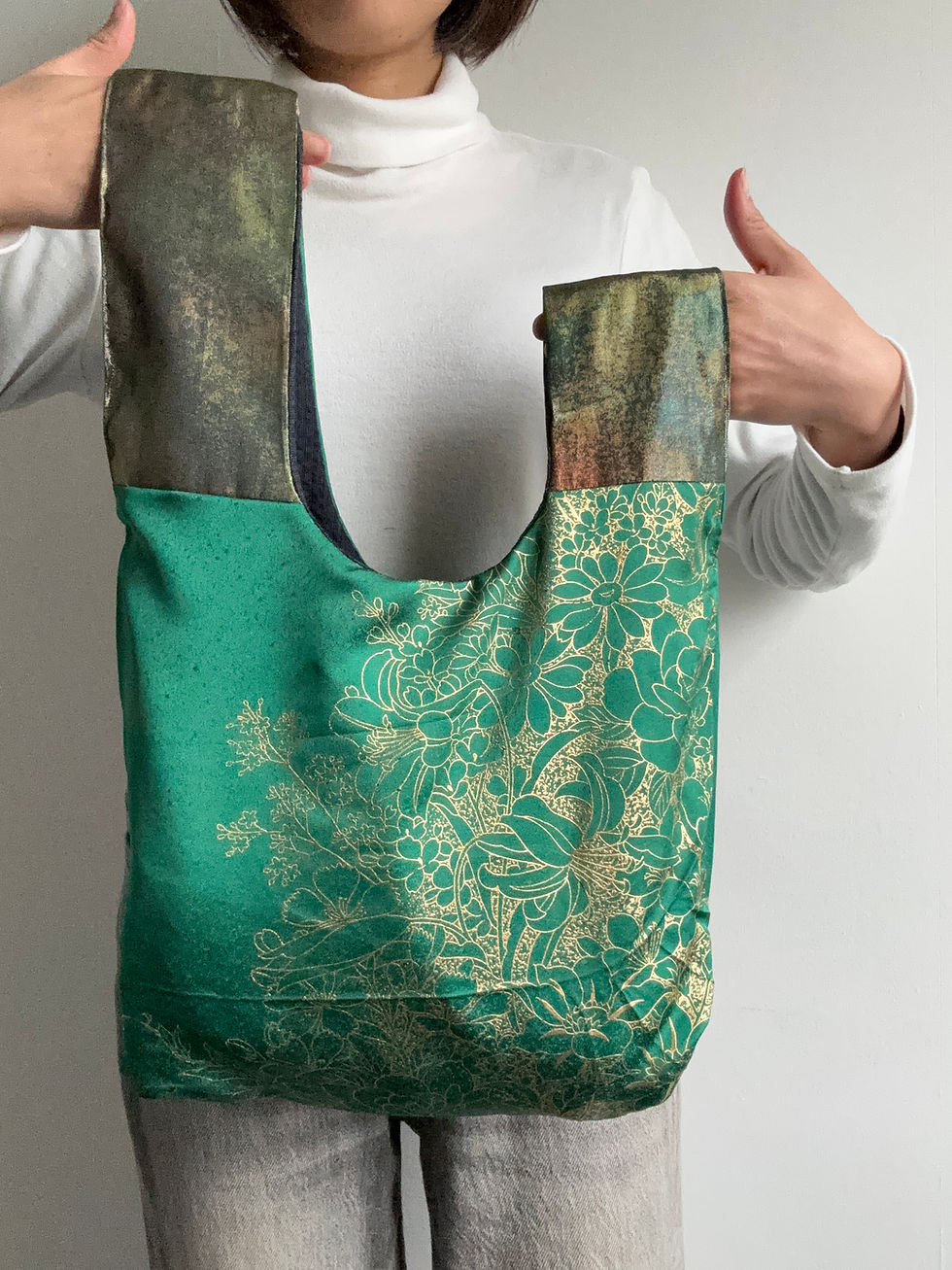 Thumbnail: Golden Green Daffodil Vintage Silk Kimono Knot Bag/ 水仙の結び目バック