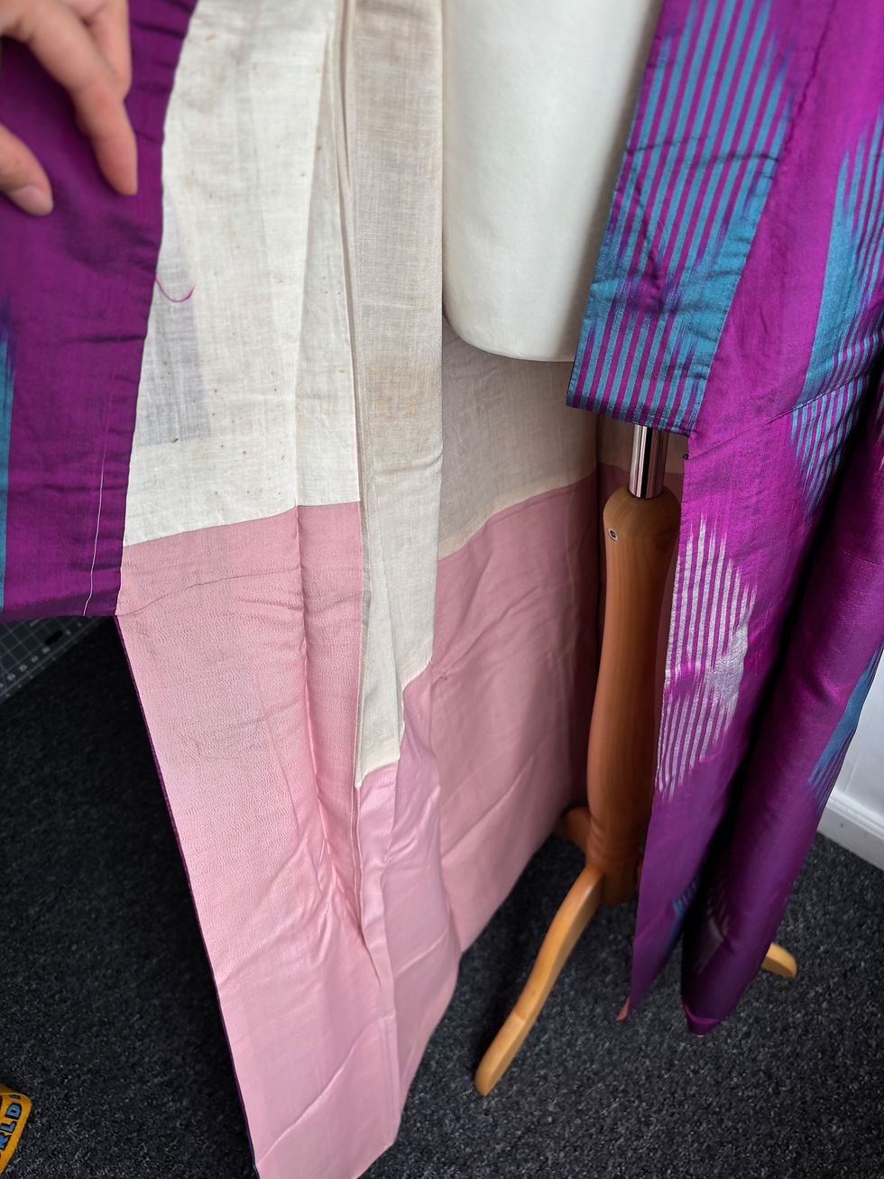 Thumbnail: Vintage Meisen Kimono Robe / 銘仙のローブ