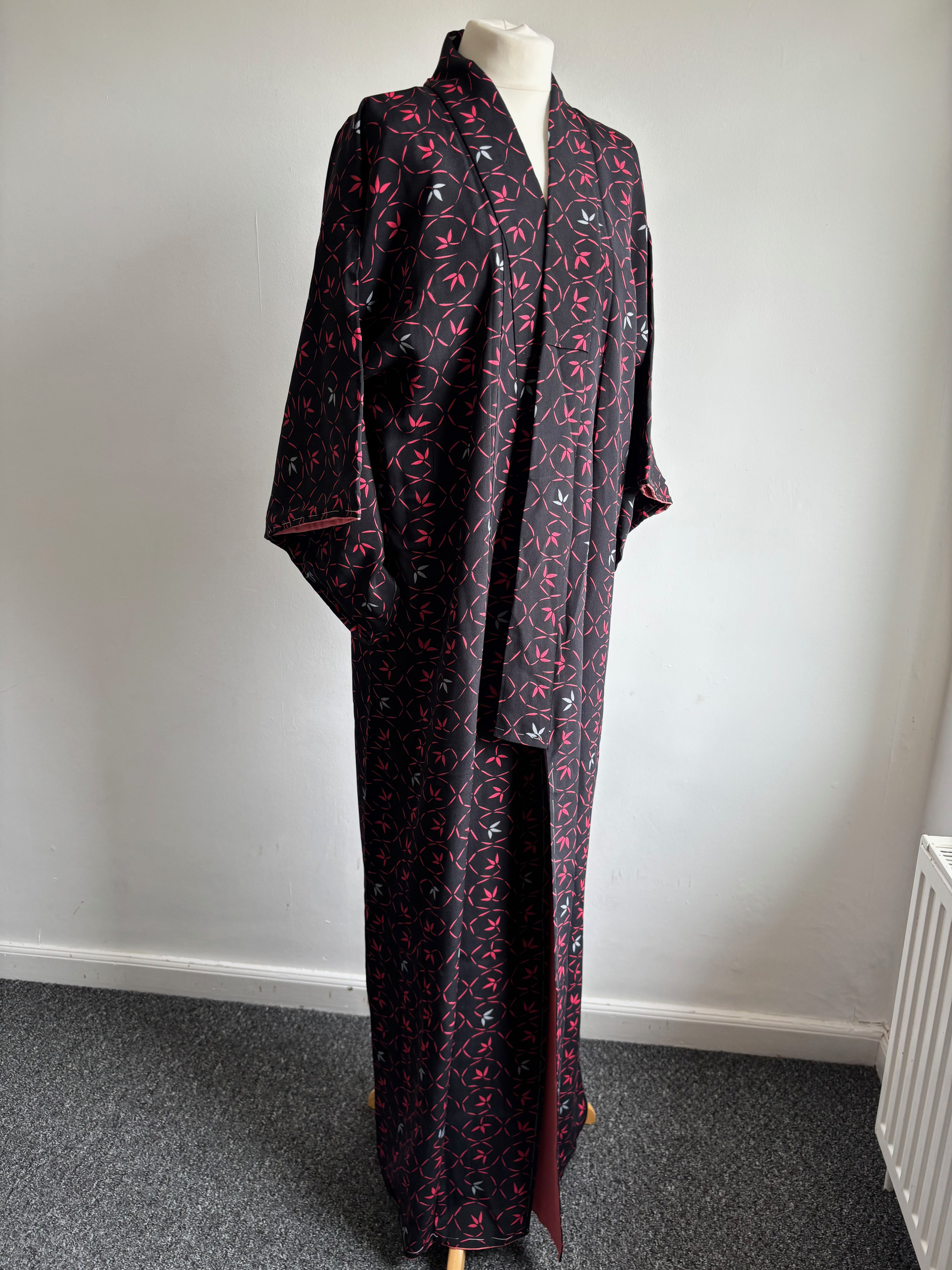 Vintage Eternal Floral Pattern Kimono Robe / 花柄のローブ