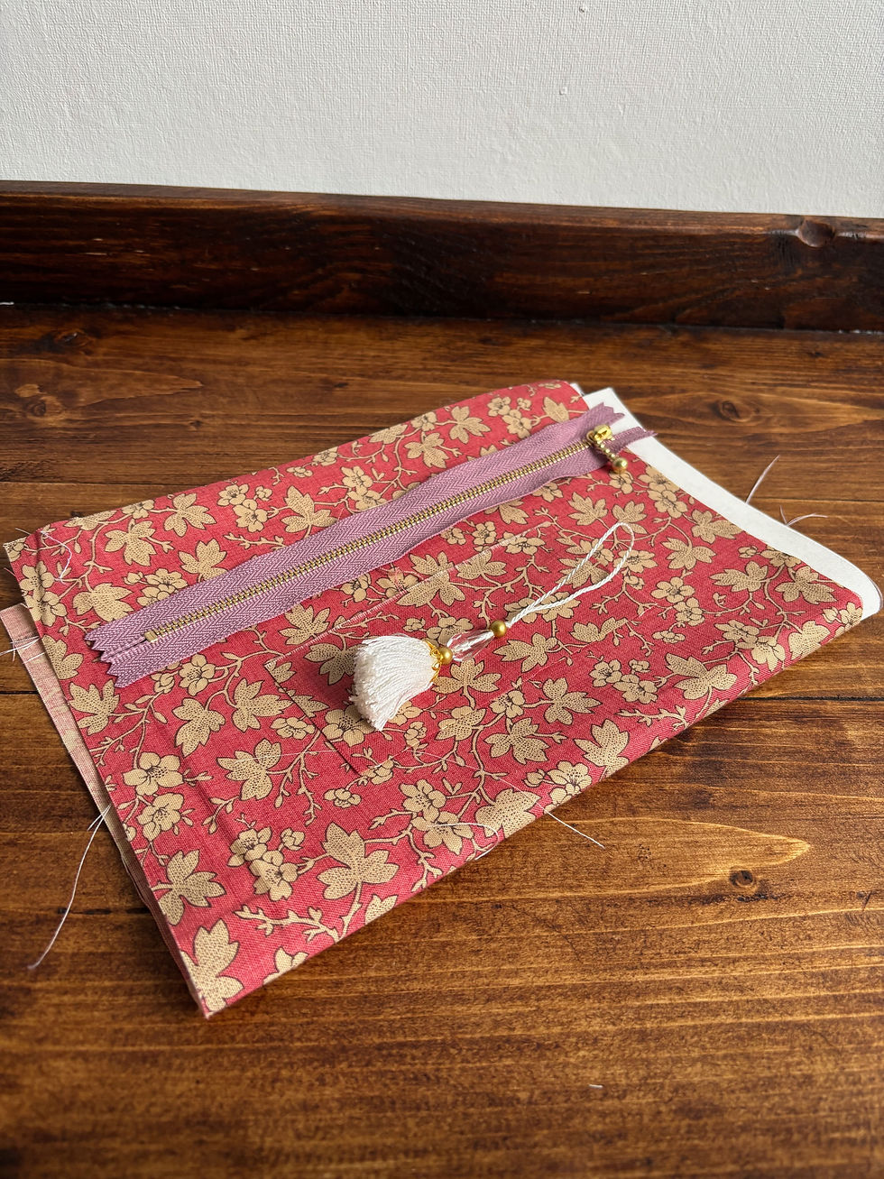 Thumbnail: DIY Kit Japanese Cotton Fabric Boxed Makeup Pouch / コットンの化粧ポーチのDIYセット