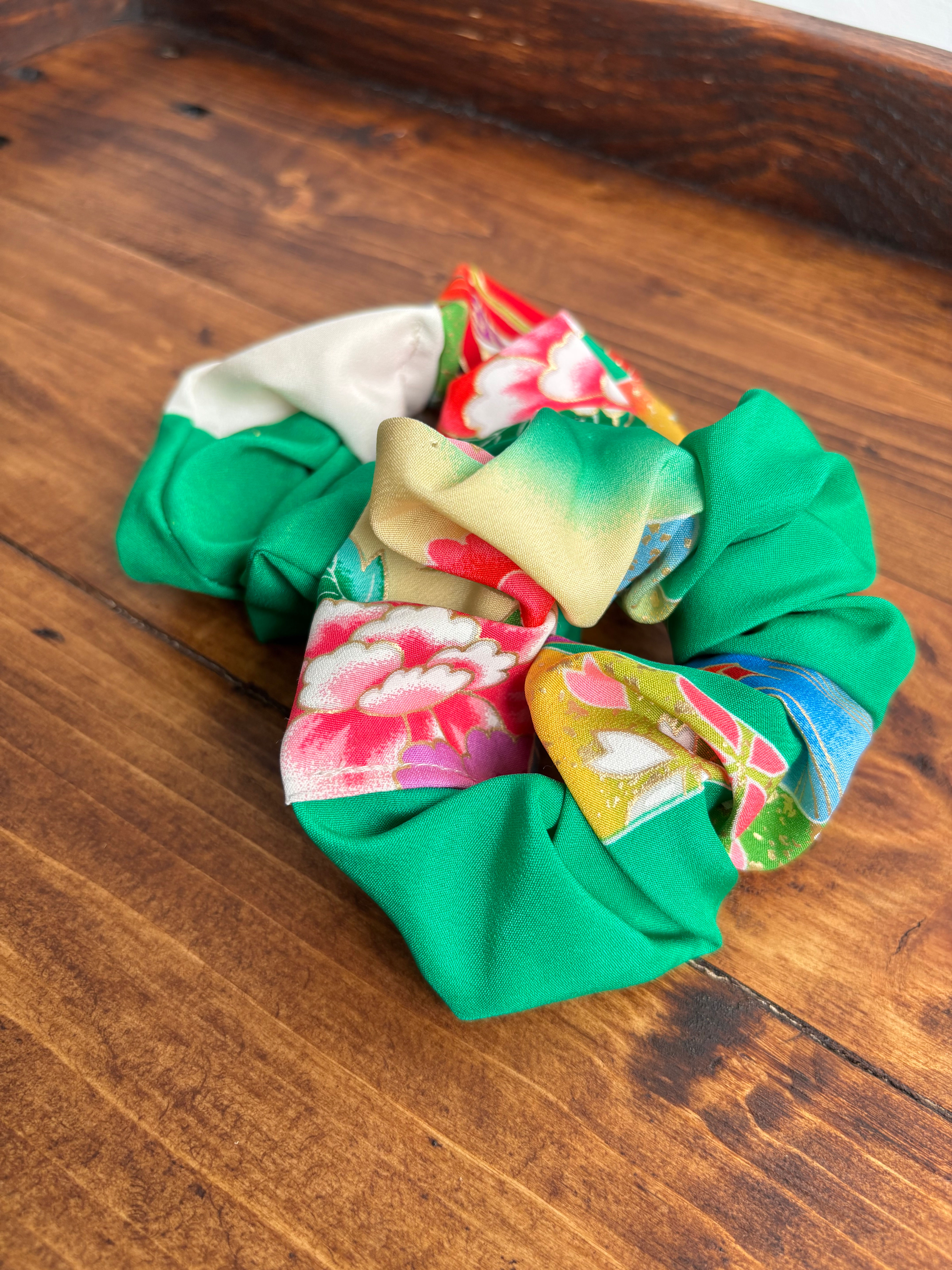 Bright Green Camellia and Cherry Blossom Vintage Silk Kimono Scrunchie / 若緑椿桜S