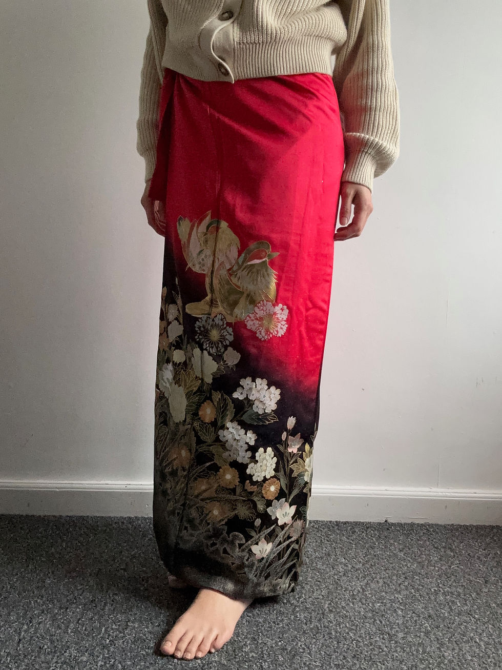 Thumbnail: Briliant Red Oshidori Vintage Silk Kimono Wrap Skirt/鴛鴦のラップスカート