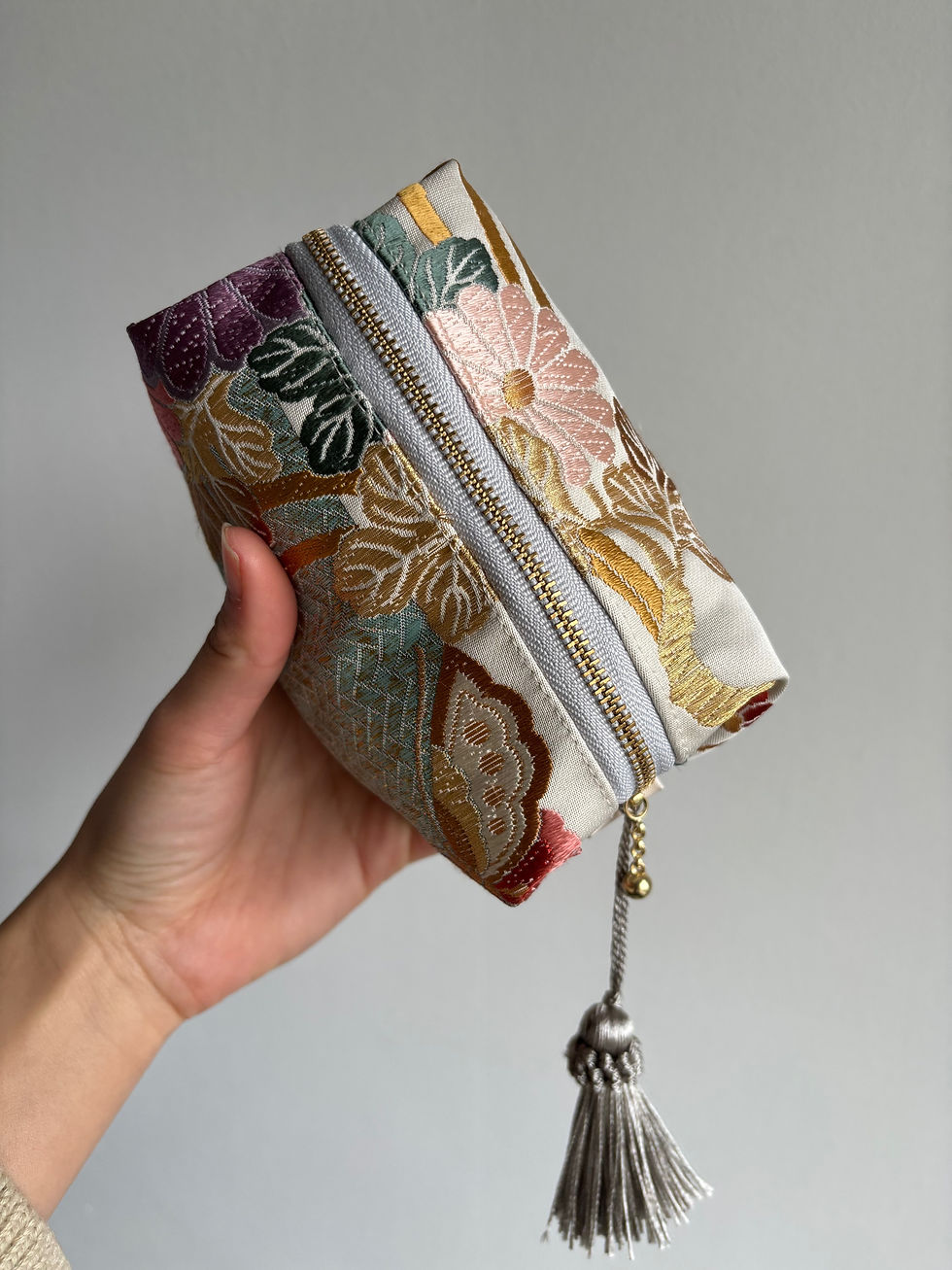 Thumbnail: Pastel Pink Butterfly Vintage Silk Kimono Boxed Makeup Pouch /蝶々の化粧ポーチ