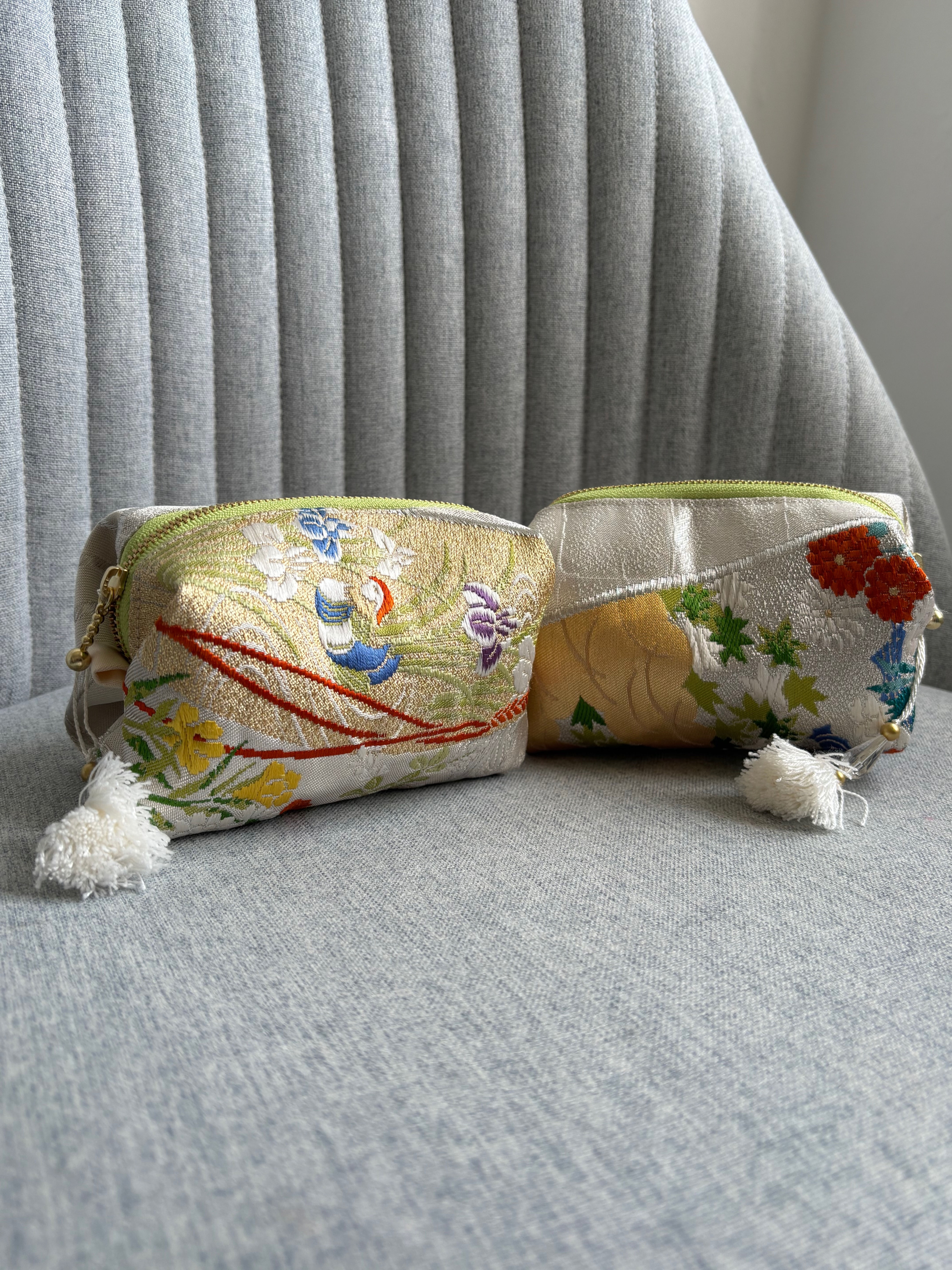 Silver Floral River Vintage Silk Kimono Boxed Makeup Pouch / 流水柄の化粧ポーチ